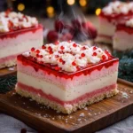 Pyszna malinowa kostka na biszkopcie, która orzeźwia lato
