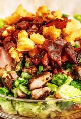 Sycąca Sałatka Drwala z Kurczakiem i Bekonem – Idealna na Lunch!